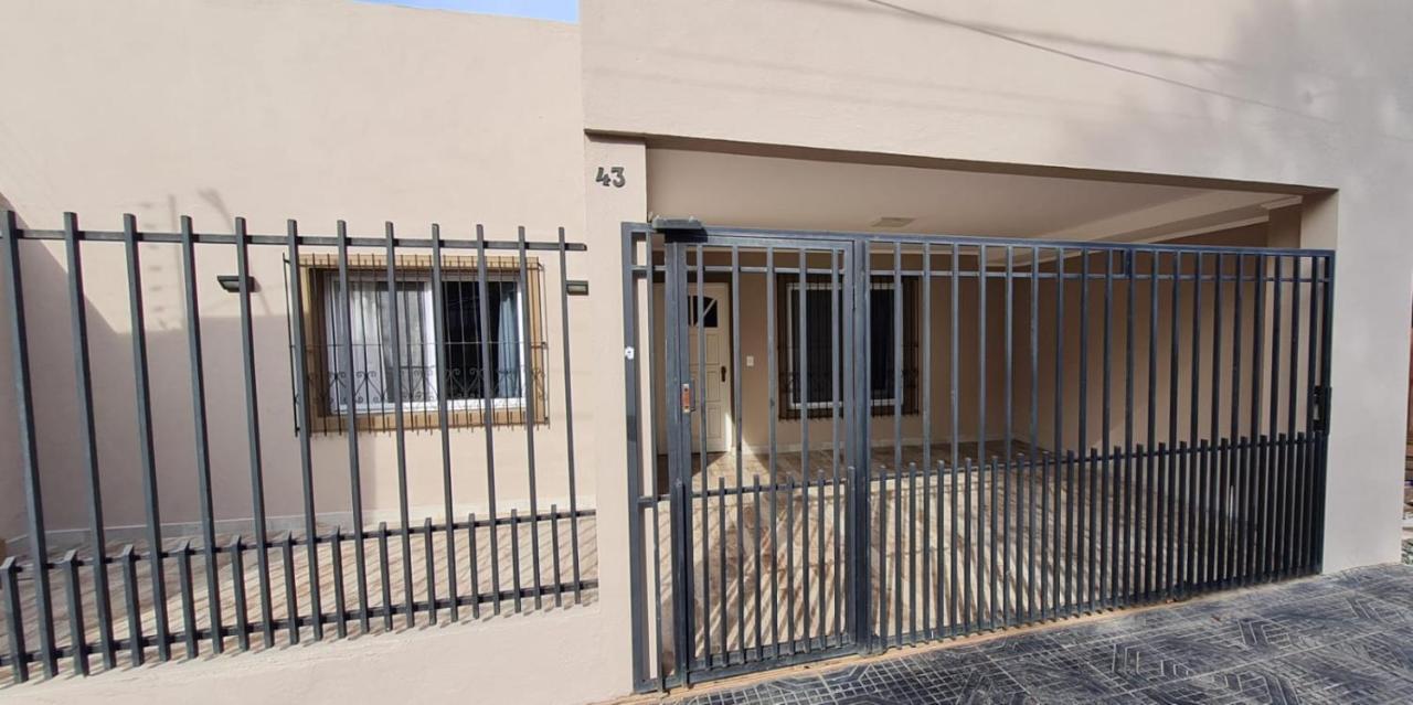 Casa Centrica Con Yacuzzi !!! Porto Iguaçu Exterior foto